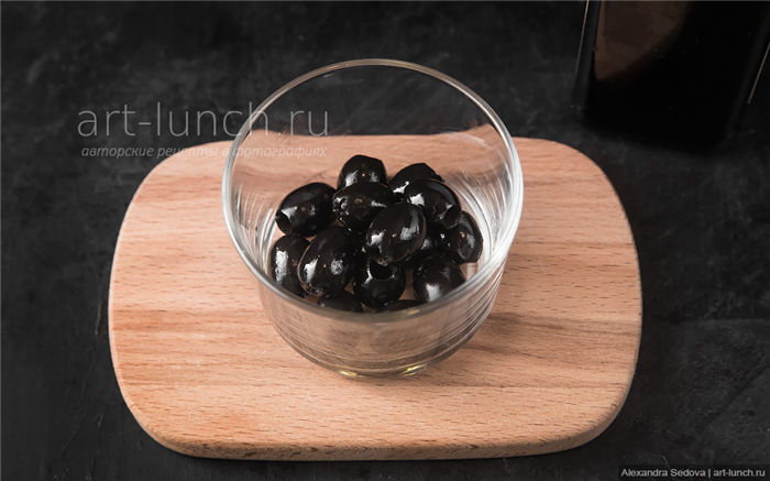 Канапе на шпажках с черри, моцареллой и маслинами - пошаговый рецепт с фото