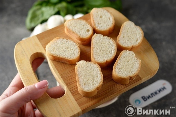 Кусочки хлеба