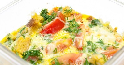 омлет с сыром и помидорами в микроволновке аля Киш