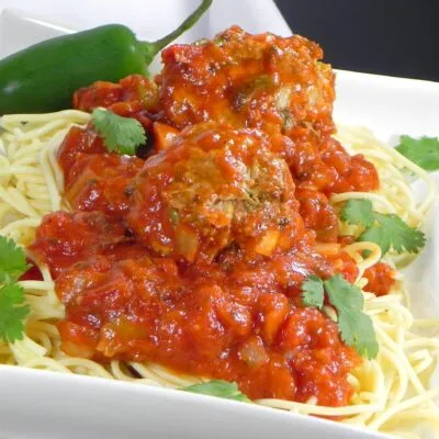 Спагетти и фрикадельки в мексиканском соусе - рецепт с фото