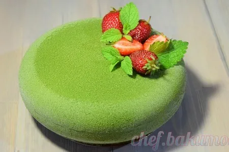 Фото к рецепту: Муссовый торт с велюром 