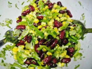 Мексиканский салат с фасолью - фото шаг 4