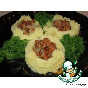 Рецепт: Картофельные гнездышки с лисичками