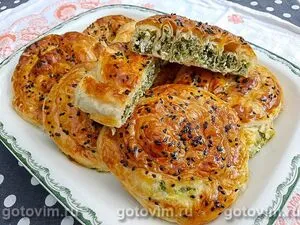 Турецкие буреки со шпинатом и сыром фета (Gül böreği)