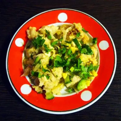 Теплый салат из курицы и ананасов - рецепт с фото