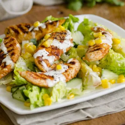 Салат с куриным филе и кукурузой - рецепт с фото