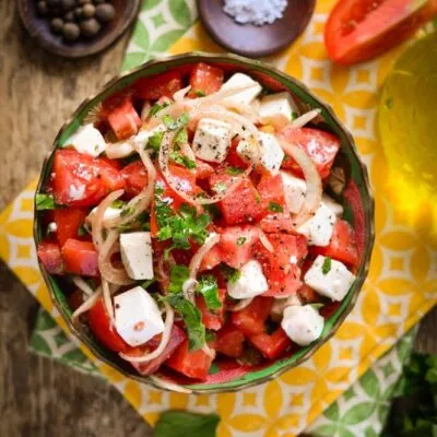Салат из помидоров с фетой - рецепт с фото