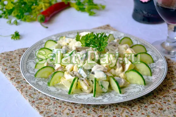 Нежный салат с вешенками и шампиньонами