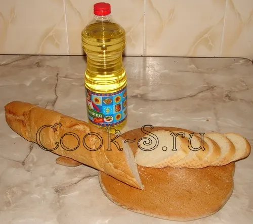 бутерброды с плавленным сыром и чесноком - нарезать хлеб