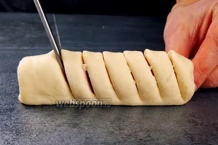 Фото рецепта Формовка булочек из дрожжевого теста — 5 идей. Видео