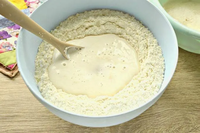 Дрожжевое тесто на кислом молоке для пирожков
