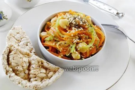 Фото рецепта Салат с нутом и корейской морковью