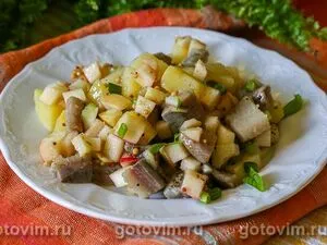 Салат из сельди с яблоком и картофелем