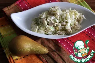 Рецепт: Салат из капусты, курицы и груши