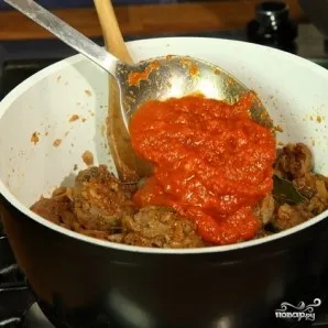 Гуляш из говядины с томатной пастой - фото шаг 4