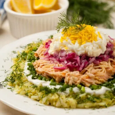 Слоеный салат «Мимоза» на скорую руку - рецепт с фото