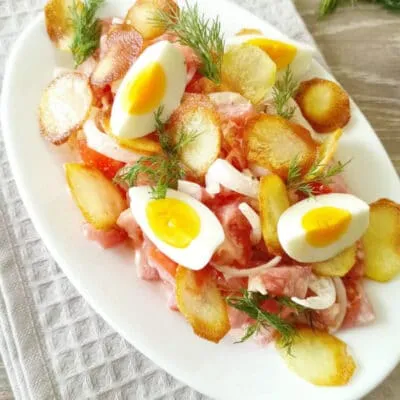 Салат с картофельными чипсами - рецепт с фото