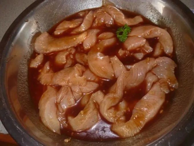 Курица в медово-горчичном соусе на сковороде