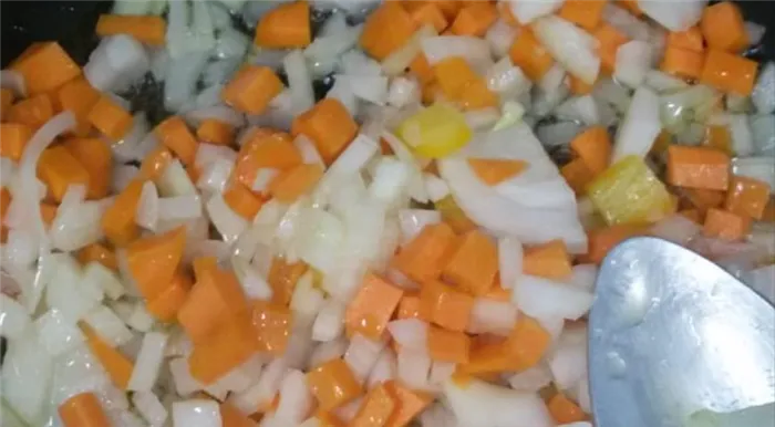 Фото приготовления рецепта: Курица с овощами в кисло-сладком соусе, шаг №3