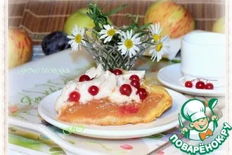 Рецепт: Пирог с яблочным пюре и белково-фруктовым кремом