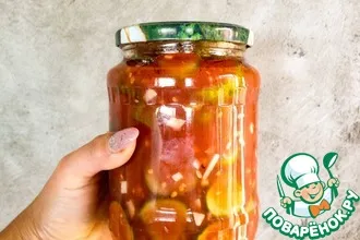 Рецепт: Салат из огурцов в томатной заливке на зиму