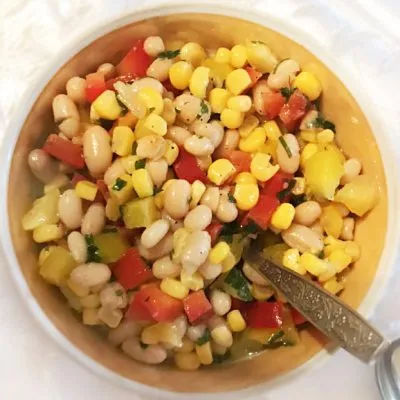 Постный салатик из фасоли и кукурузы - рецепт с фото