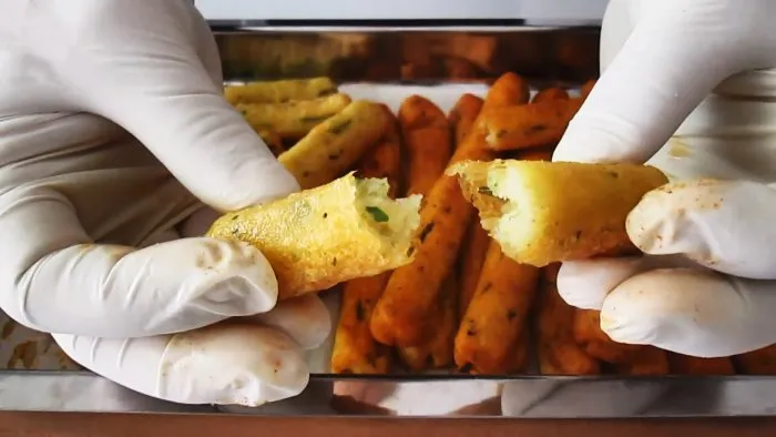 Картофельные палочки с сыром - фото шаг 1