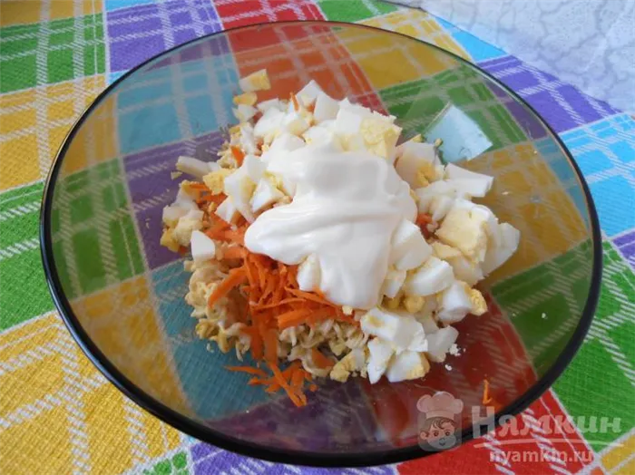 Салат с лапшой быстрого приготовления с морковью - фото шаг 7