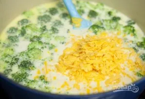 Сливочный суп с брокколи и сыром - фото шаг 4
