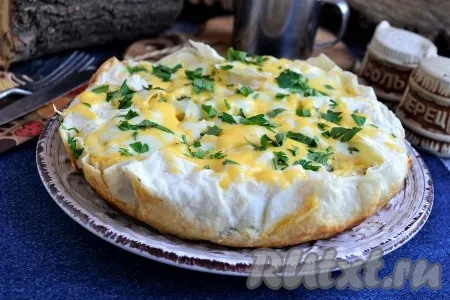 Пирог из лаваша с сыром на сковороде