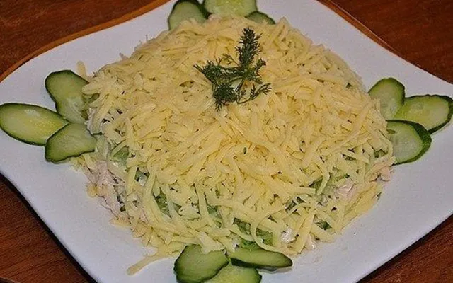 Салат с твердым сыром