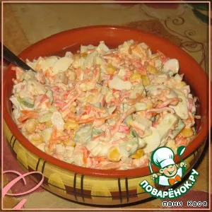 Рецепт: Салат с корейской морковью и крабовыми палочками