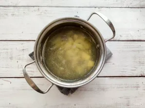 Суп с лапшой и куриными сердечками - фото шаг 3