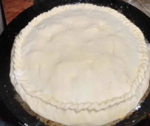 Татарский пирог губадия с рисом и изюмом