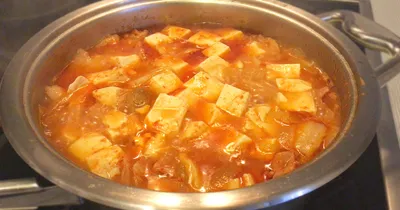 Кимчи Тиге - острый корейский суп со свининой и кимчи