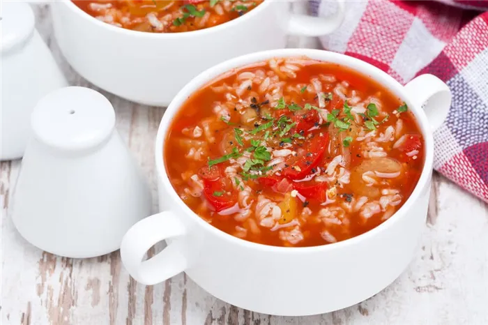 Фото рецепта - Томатный суп с рисом и овощами (без мяса) - шаг 14