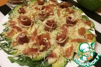 Рецепт: Салат с хамоном, грушей и авокадо