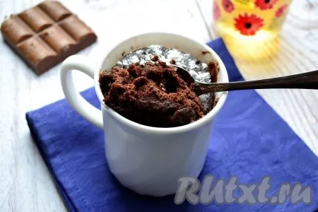 Шоколадный кекс без молока в кружке в микроволновке 