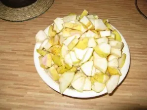 Шарлотка со сметаной и яблоками - фото шаг 4