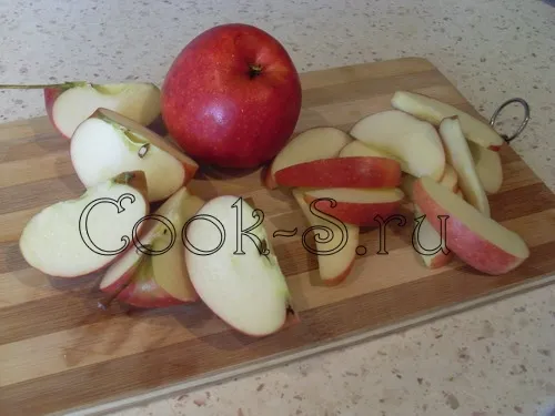французский яблочный пирог - нарезать яблоки