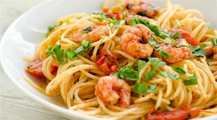 Спагетти карбонара с креветками