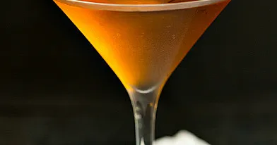 Stinger «Стингер» - алкогольный коктейль с бренди и мятным ликером