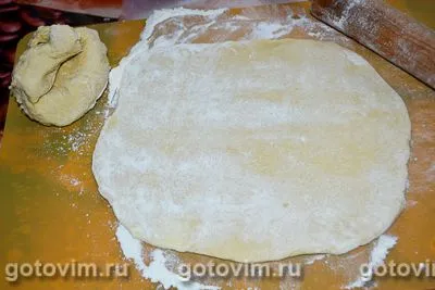 Пирог с сосисками и сыром, Шаг 06