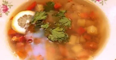 Индийский гороховый суп с машем, имбирем и куркумой