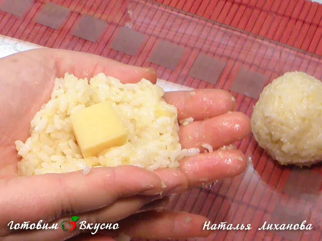 Рисовые шарики с сыром