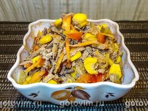 Салат из свиной печени с кукурузой