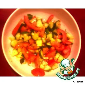 Рецепт: Салат из помидоров и малосольных огурцов