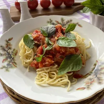 Паста с базиликом и томатами - рецепт с фото