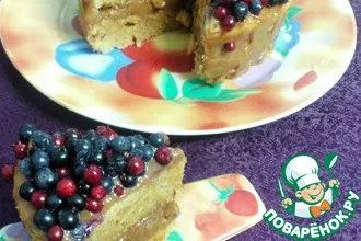 Рецепт: Медовый бисквитный торт с вареной сгущенкой в СВЧ