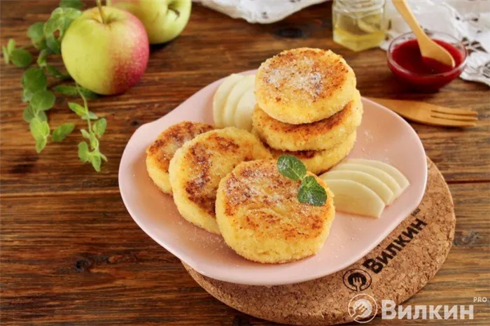 яблочные творожники на завтрак